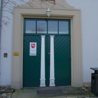 Schmuckgrafik (Eingang zum Gebäude)
